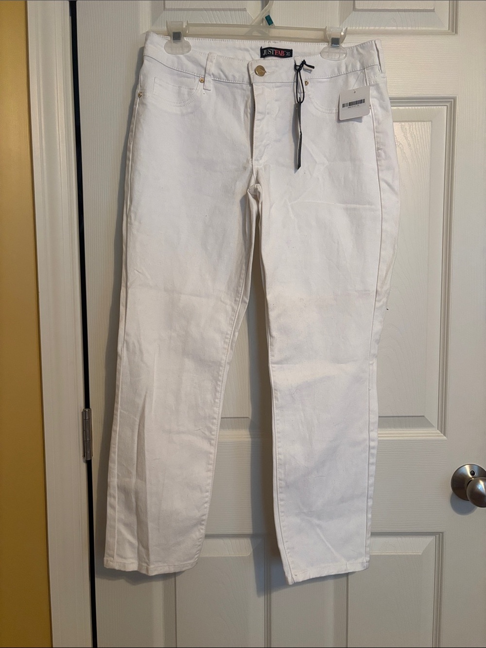 JustFab USA White Straight-Leg Jeans - Classic Five-Pocket
